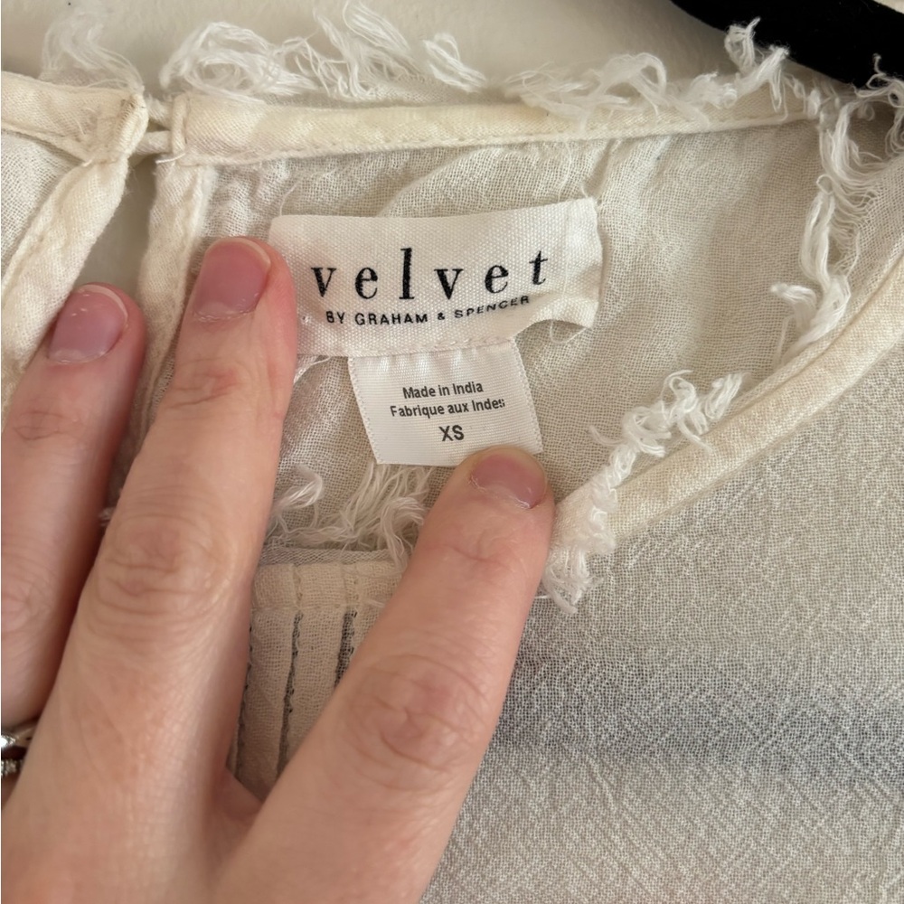 Velvet by Graham and Spencer top, 100% cotton, XS, embroidered sleeves - Picture 5 of 7